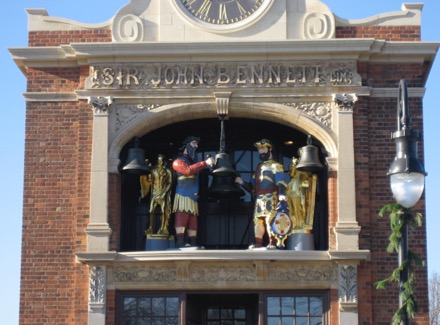 Mechanical clock people (They move!)