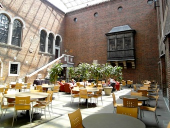 DIA-Kresge Court