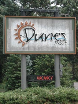 Saugatuck-Dunes sign 2006