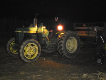 Hay ride machine