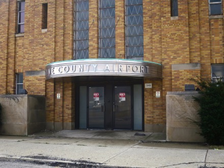 Wayne County Airport, Executive Terminal entrance